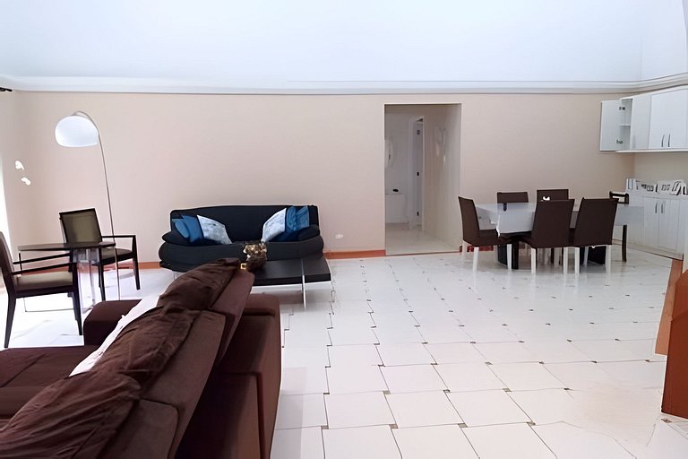 Casa c/ piscina, AC, área gourmet em cond clube