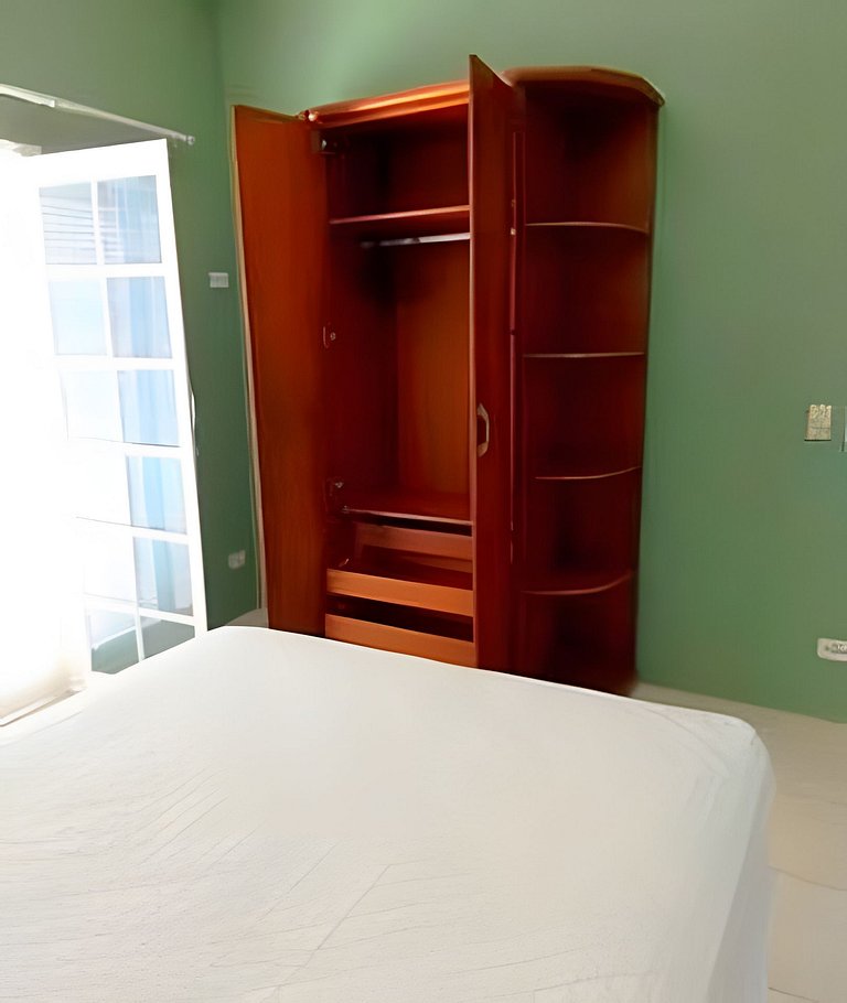 Casa c/ piscina, AC, área gourmet em cond clube