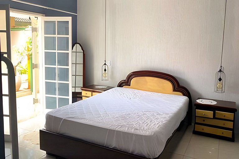 Casa c/ piscina, AC, área gourmet em cond clube