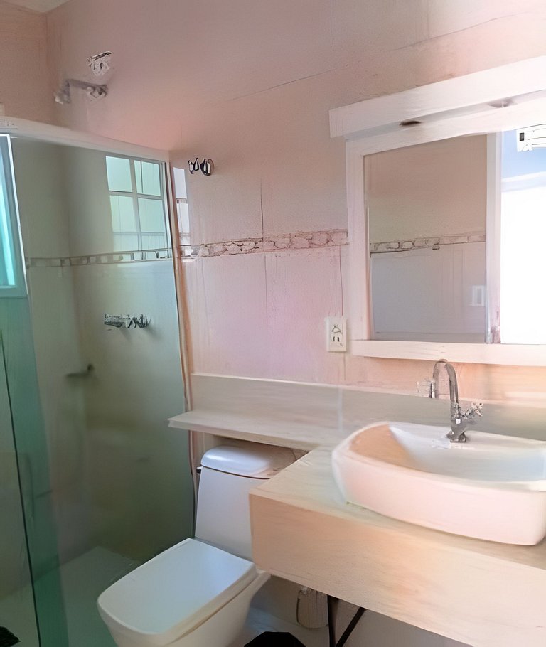 Casa c/ piscina, AC, área gourmet em cond clube