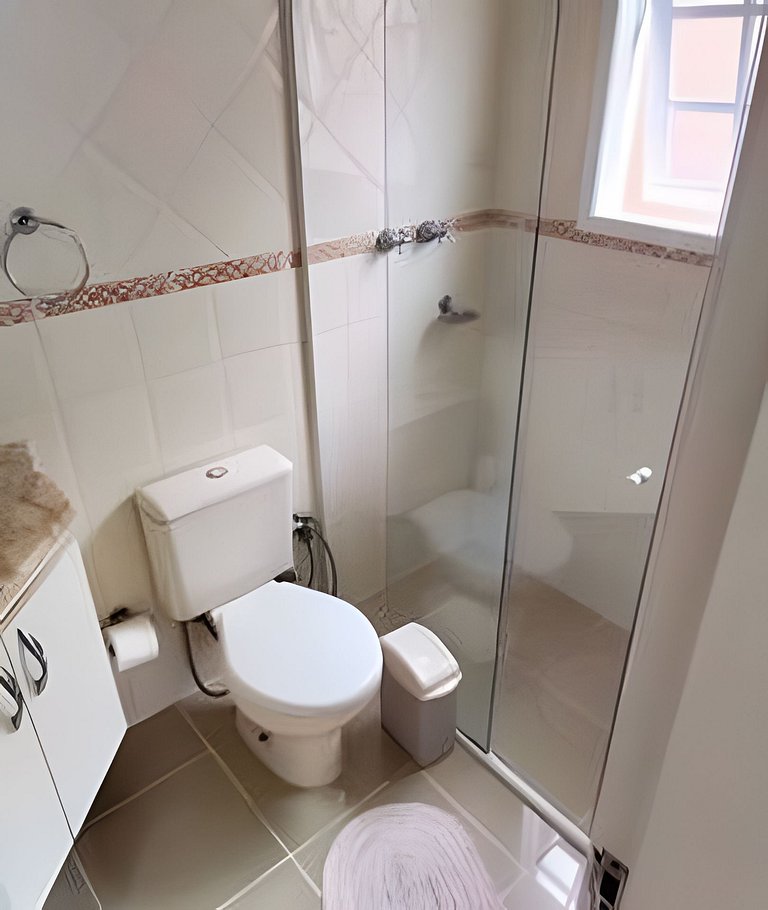 Casa c/ piscina, AC, área gourmet em cond clube