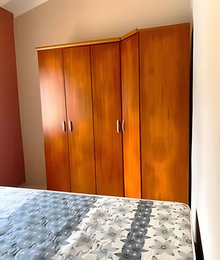 Casa c/ piscina, AC, área gourmet em cond clube