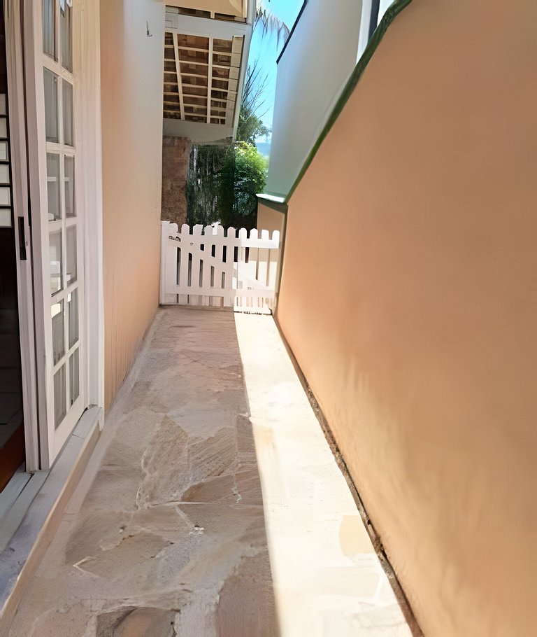 Casa c/ piscina, AC, área gourmet em cond clube
