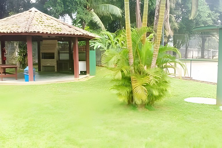 Casa c/ piscina, AC, área gourmet em cond clube