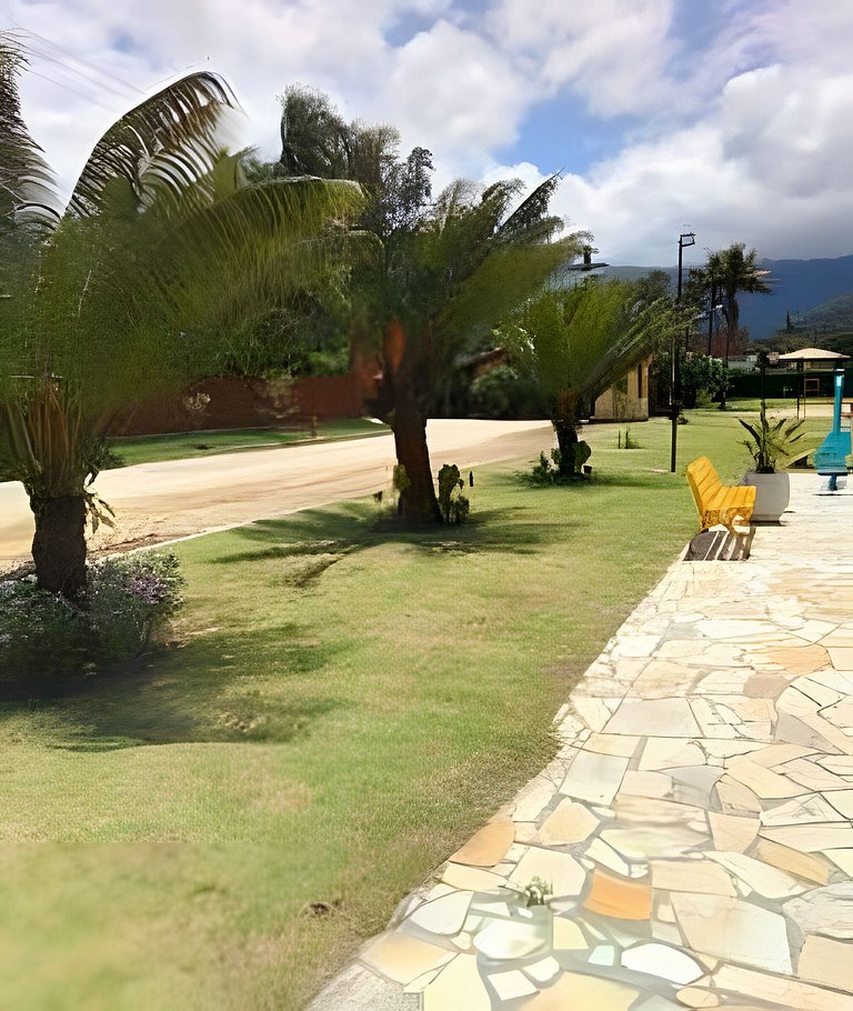 Casa c/ piscina, AC, área gourmet em cond clube