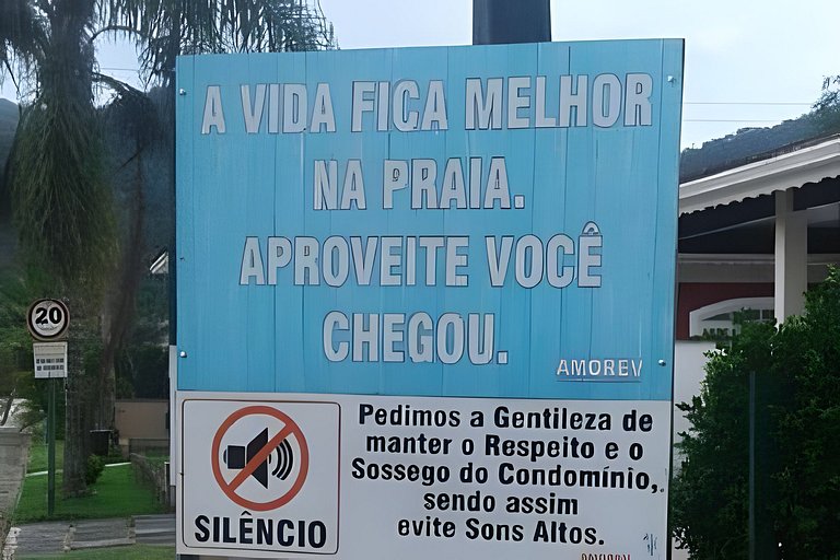 Casa c/ piscina, AC, área gourmet em cond clube